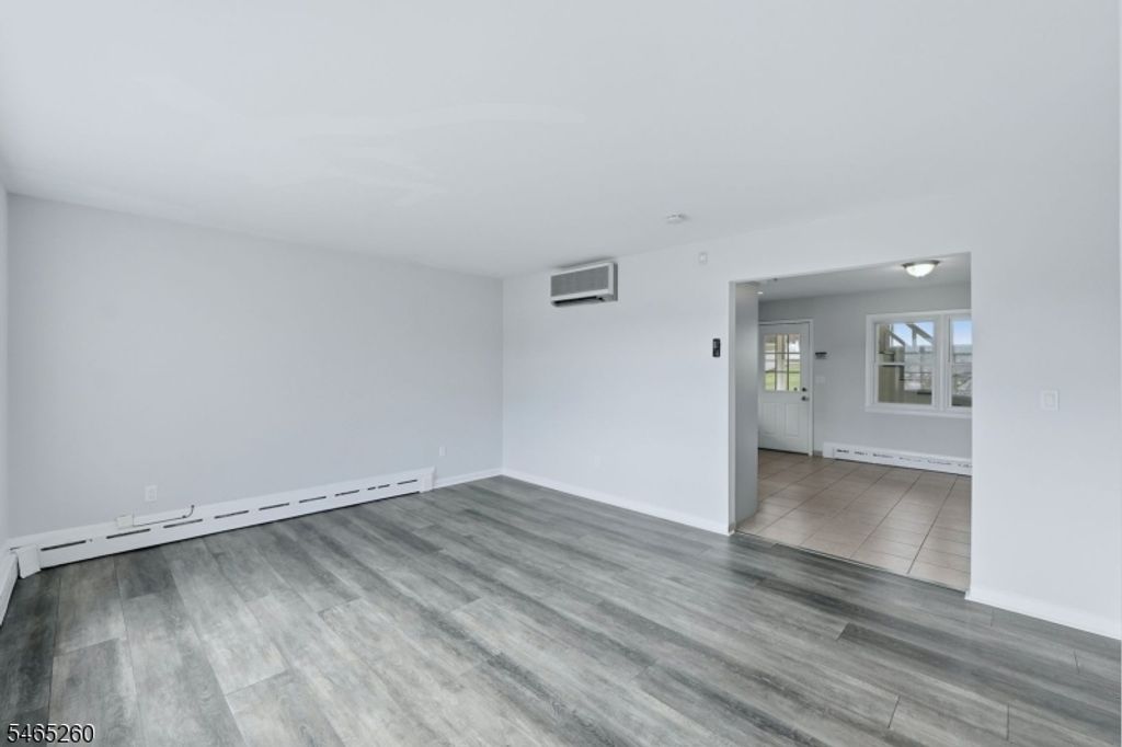107 Crosby Ave, Totowa Boro, NJ 07512 — photo 4