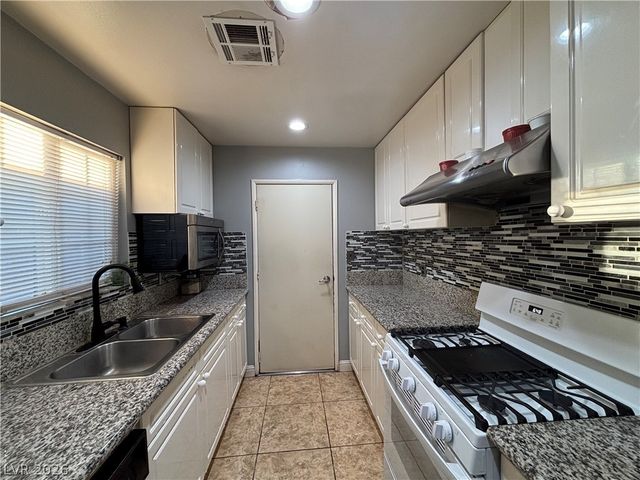 3916 Nixson Drive, Las Vegas, NV 89110