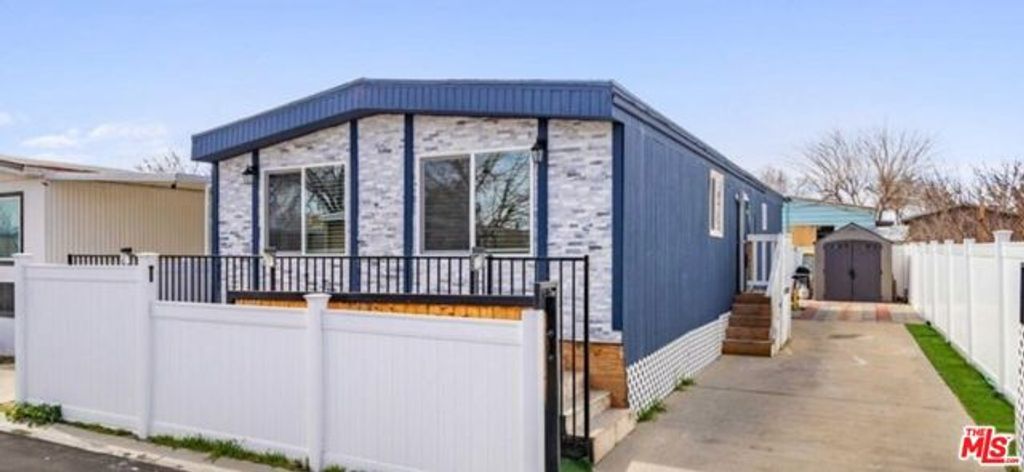 3300 15th St W 383, Rosamond, CA 93560