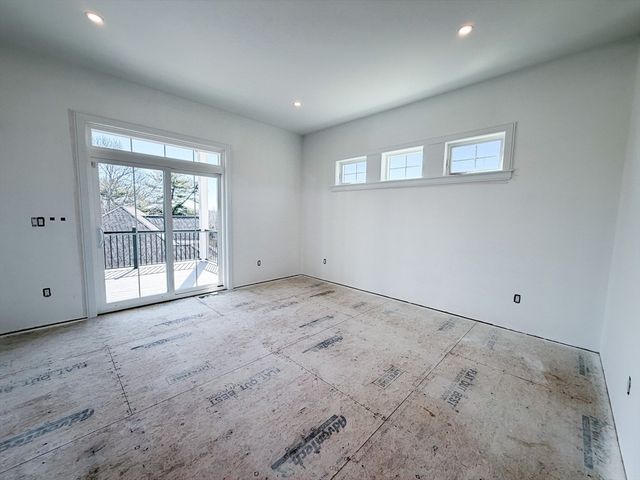 4 Oneil Way, Saugus, MA 01906