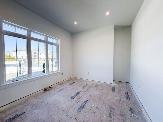 4 Oneil Way, Saugus, MA 01906