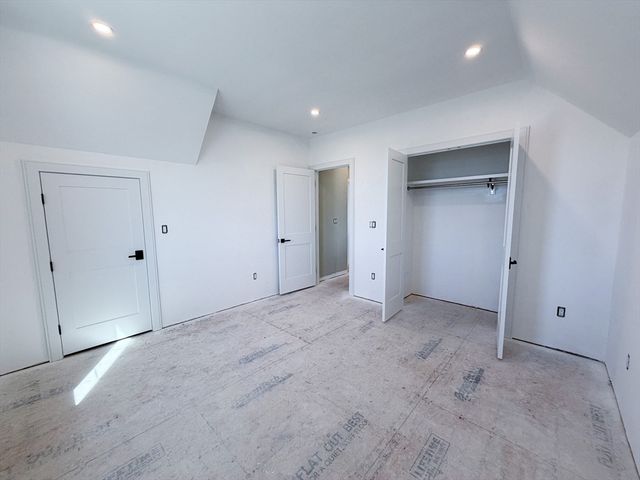 4 Oneil Way, Saugus, MA 01906
