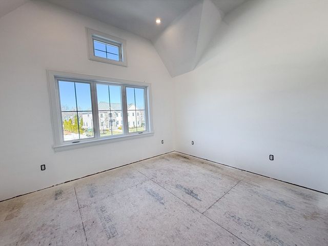 4 Oneil Way, Saugus, MA 01906