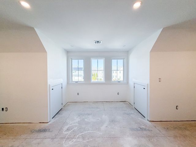 4 Oneil Way, Saugus, MA 01906