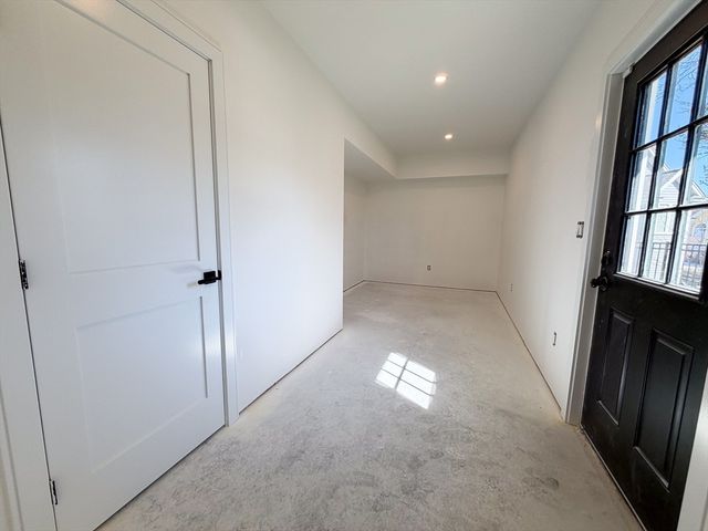 4 Oneil Way, Saugus, MA 01906