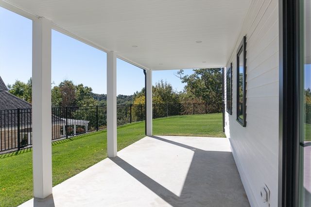 4 Oneil Way, Saugus, MA 01906