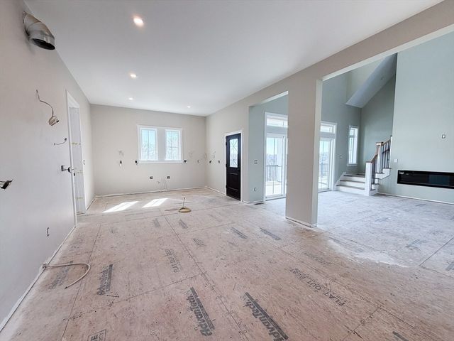 4 Oneil Way, Saugus, MA 01906