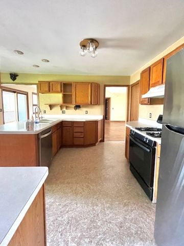 12421 Olson Road, Caledonia, IL 61011