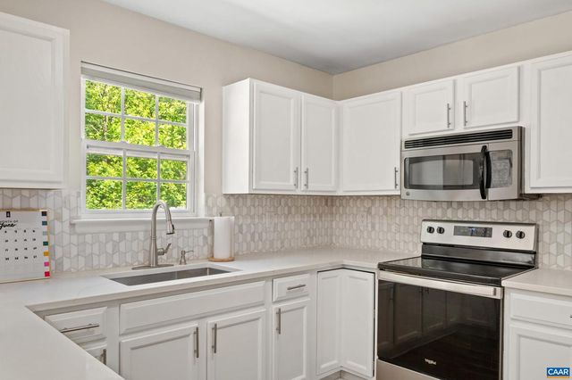 200 APPLE ORCHARD DR, Louisa, VA 23093