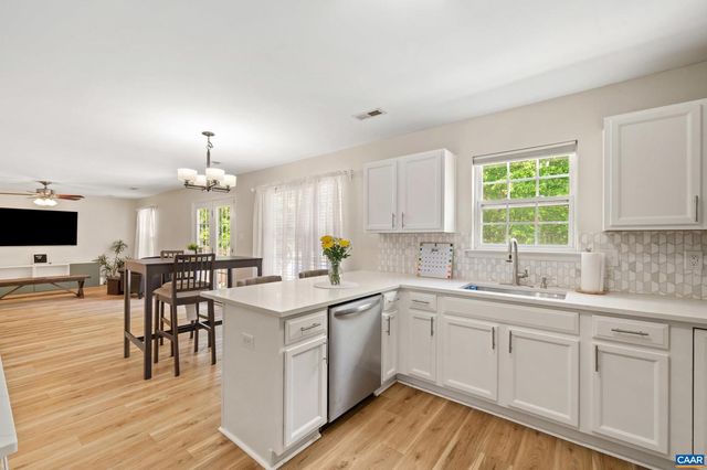 200 APPLE ORCHARD DR, Louisa, VA 23093