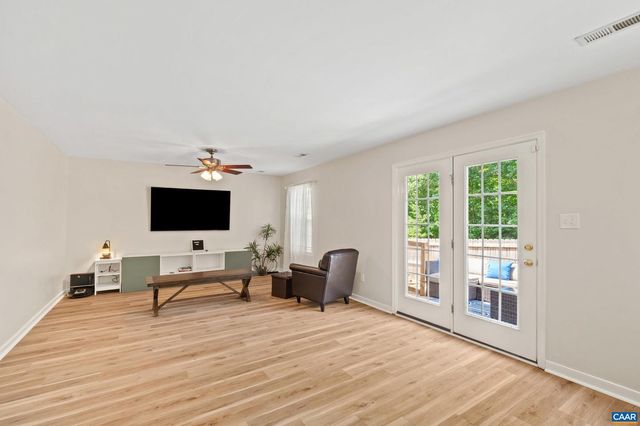 200 APPLE ORCHARD DR, Louisa, VA 23093