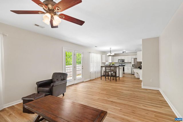 200 APPLE ORCHARD DR, Louisa, VA 23093