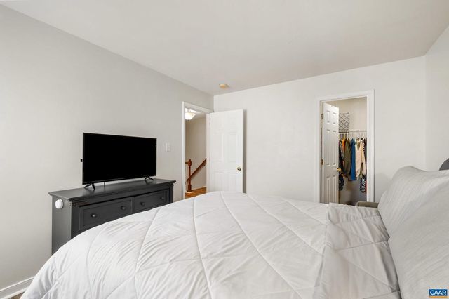 200 APPLE ORCHARD DR, Louisa, VA 23093