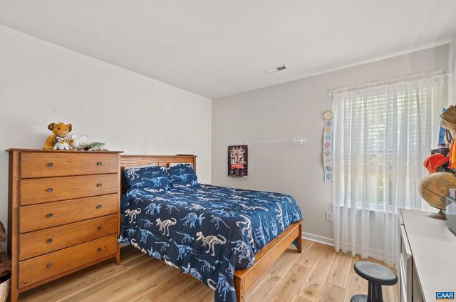200 APPLE ORCHARD DR, Louisa, VA 23093