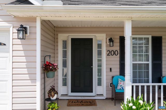 200 APPLE ORCHARD DR, Louisa, VA 23093
