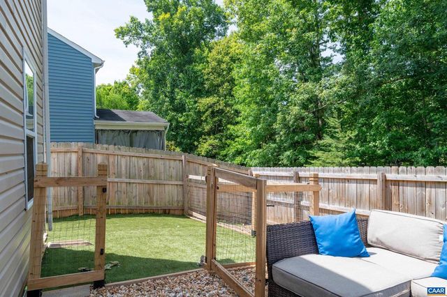200 APPLE ORCHARD DR, Louisa, VA 23093