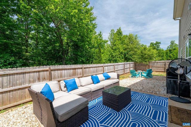 200 APPLE ORCHARD DR, Louisa, VA 23093