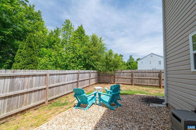 200 APPLE ORCHARD DR, Louisa, VA 23093