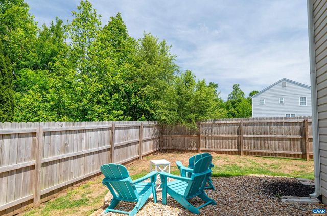 200 APPLE ORCHARD DR, Louisa, VA 23093