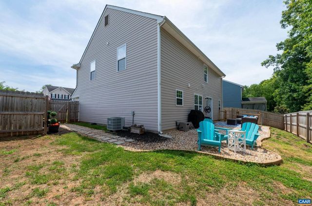 200 APPLE ORCHARD DR, Louisa, VA 23093