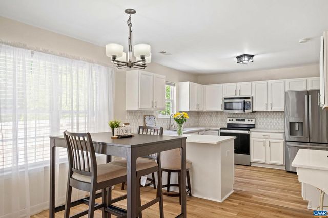 200 APPLE ORCHARD DR, Louisa, VA 23093