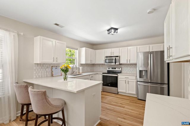 200 APPLE ORCHARD DR, Louisa, VA 23093