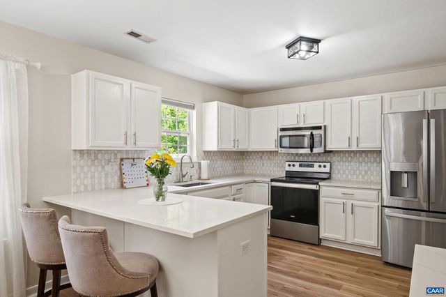 200 APPLE ORCHARD DR, Louisa, VA 23093