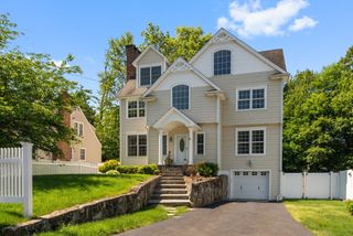 9 Knollwood Road, Norwalk, CT 06854