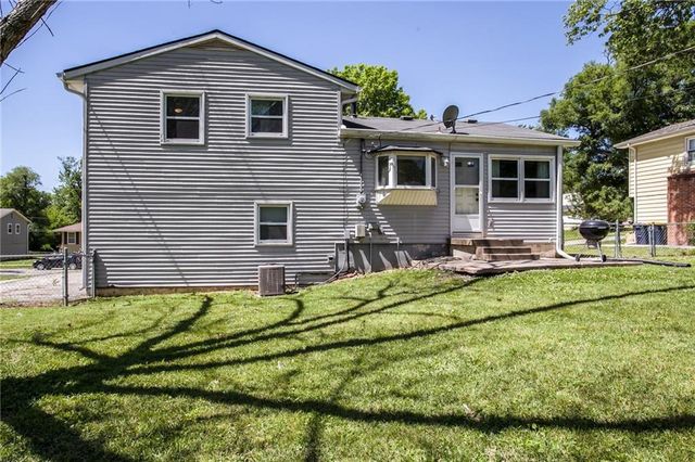 10609 Askew Avenue, Kansas City, MO 64137
