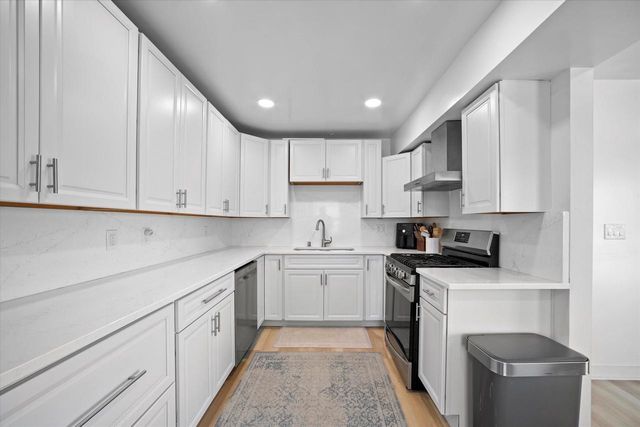 8533 W Grantosa DRIVE, Milwaukee, WI 53225