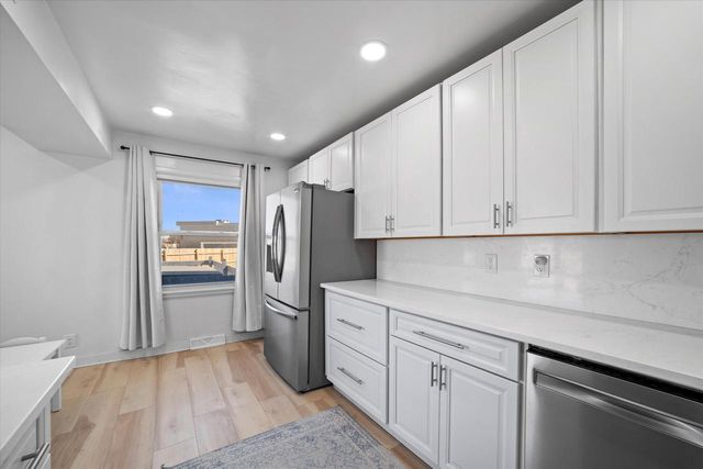 8533 W Grantosa DRIVE, Milwaukee, WI 53225