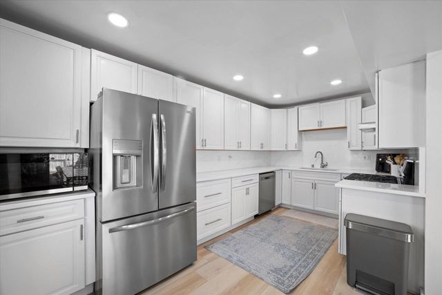 8533 W Grantosa DRIVE, Milwaukee, WI 53225