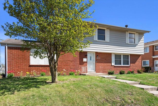 8533 W Grantosa DRIVE, Milwaukee, WI 53225