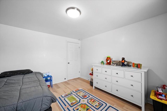 8533 W Grantosa DRIVE, Milwaukee, WI 53225