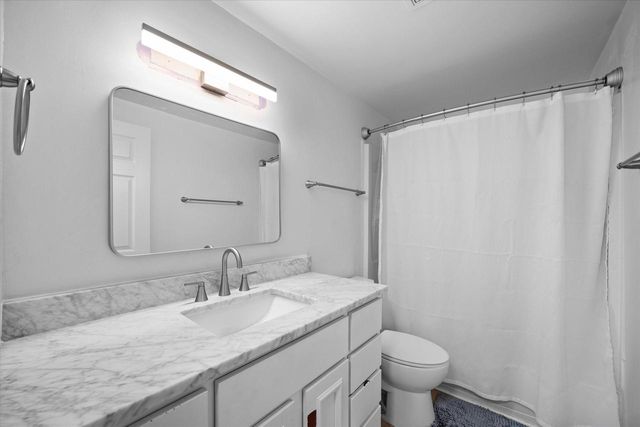 8533 W Grantosa DRIVE, Milwaukee, WI 53225