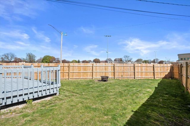 8533 W Grantosa DRIVE, Milwaukee, WI 53225