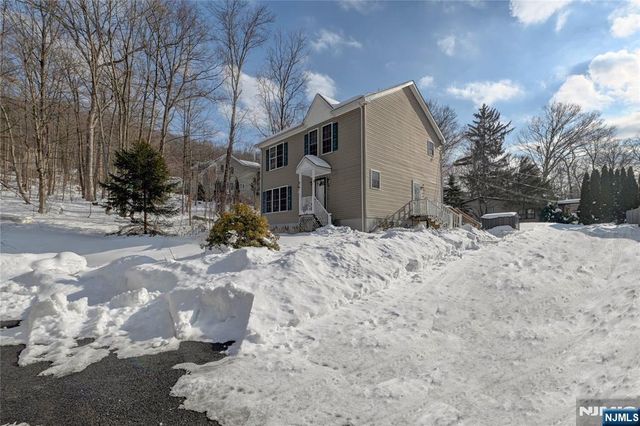 6 Hudson Avenue, Jefferson Township, NJ 07438