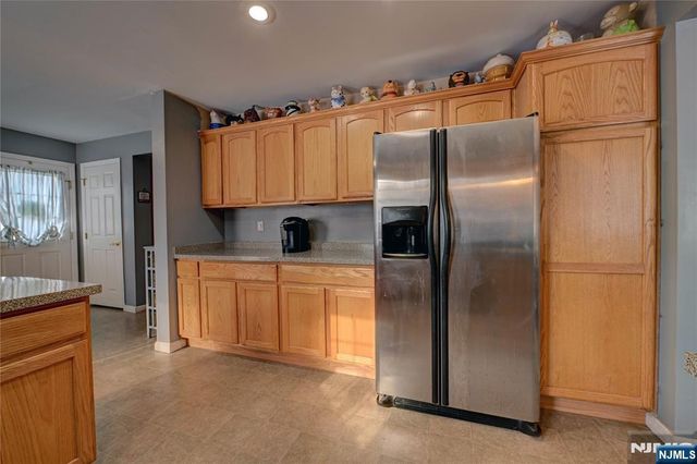 6 Hudson Avenue, Jefferson Township, NJ 07438