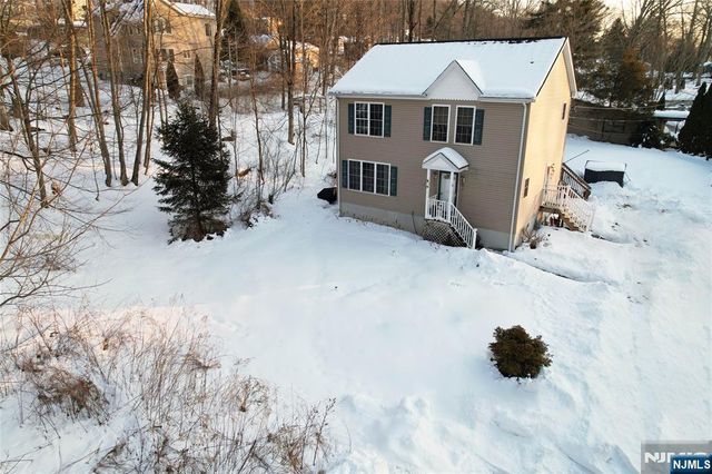 6 Hudson Avenue, Jefferson Township, NJ 07438