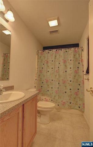 6 Hudson Avenue, Jefferson Township, NJ 07438