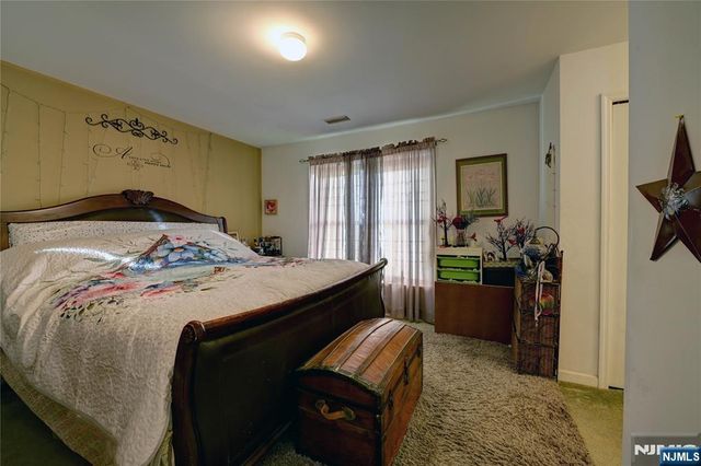 6 Hudson Avenue, Jefferson Township, NJ 07438