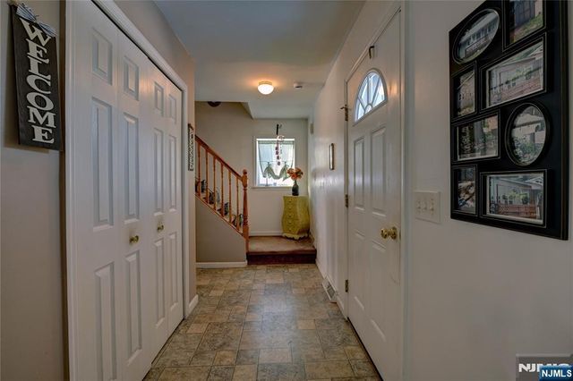 6 Hudson Avenue, Jefferson Township, NJ 07438