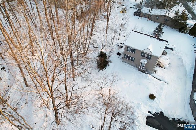 6 Hudson Avenue, Jefferson Township, NJ 07438