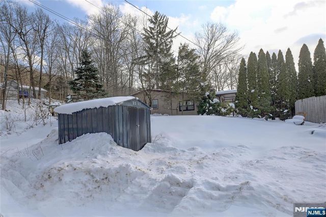 6 Hudson Avenue, Jefferson Township, NJ 07438