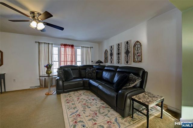 6 Hudson Avenue, Jefferson Township, NJ 07438