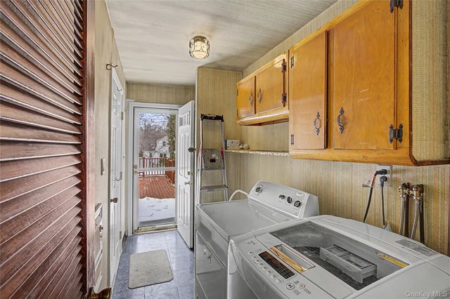 26 Pinetree Lane, Roslyn Heights, NY 11577