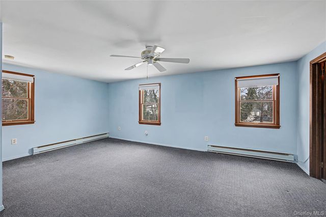 26 Pinetree Lane, Roslyn Heights, NY 11577