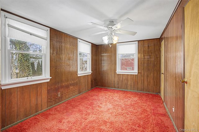 26 Pinetree Lane, Roslyn Heights, NY 11577