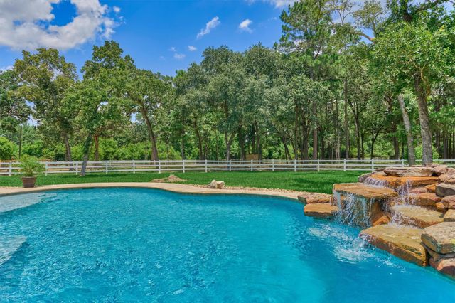 420 Ruel Road, Magnolia, TX 77355