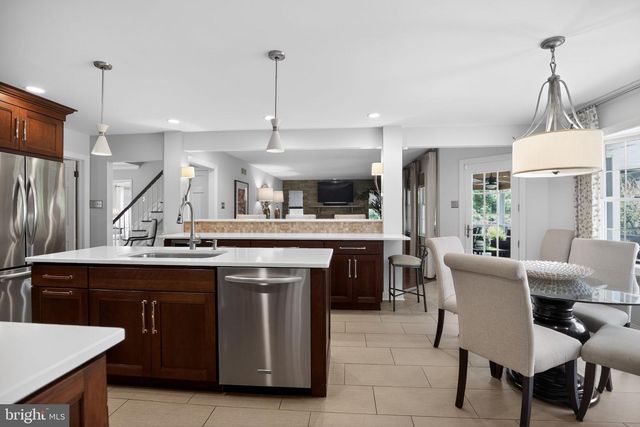 6 POINTE VIEW DR, Medford, NJ 08055